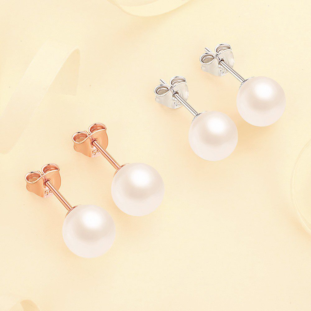 Classic Pearl Earring