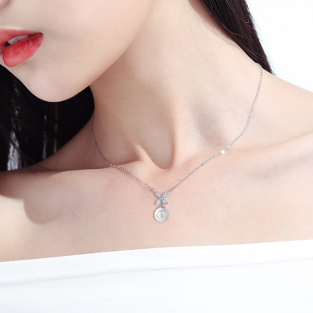 Four Leaf Clover Zircon Silver Pearl Pendant