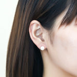 Classic Pearl Earring